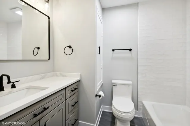 $1,900 | 47 Orchard Terrace, Unit 8, Lombard, IL 60148