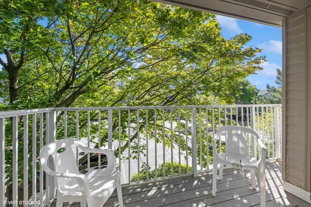 $1,900 | 47 Orchard Terrace, Unit 8, Lombard, IL 60148