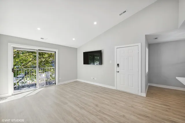 $1,900 | 47 Orchard Terrace, Unit 8, Lombard, IL 60148