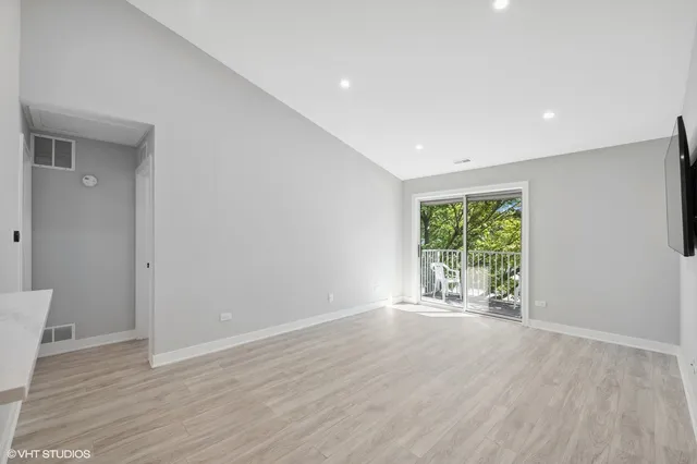 $1,900 | 47 Orchard Terrace, Unit 8, Lombard, IL 60148