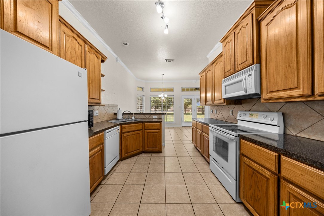 1203 Hummingbird Road Killeen, TX 76542 - Photo 11 of 48