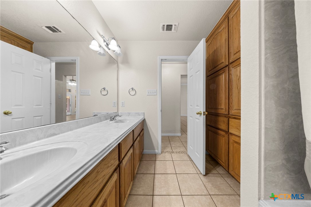 1203 Hummingbird Road Killeen, TX 76542 - Photo 14 of 48