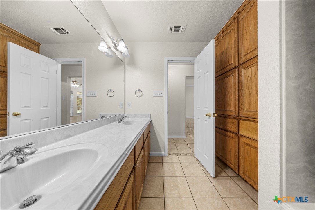 1203 Hummingbird Road Killeen, TX 76542 - Photo 15 of 48