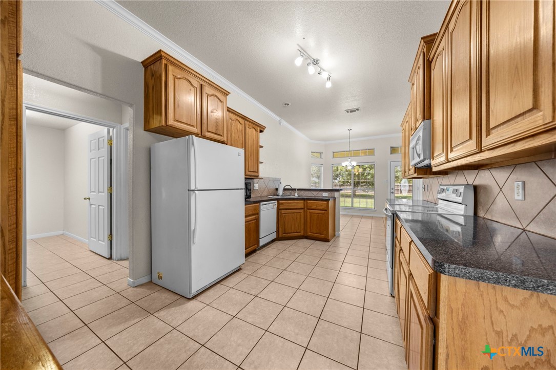 1203 Hummingbird Road Killeen, TX 76542 - Photo 10 of 48