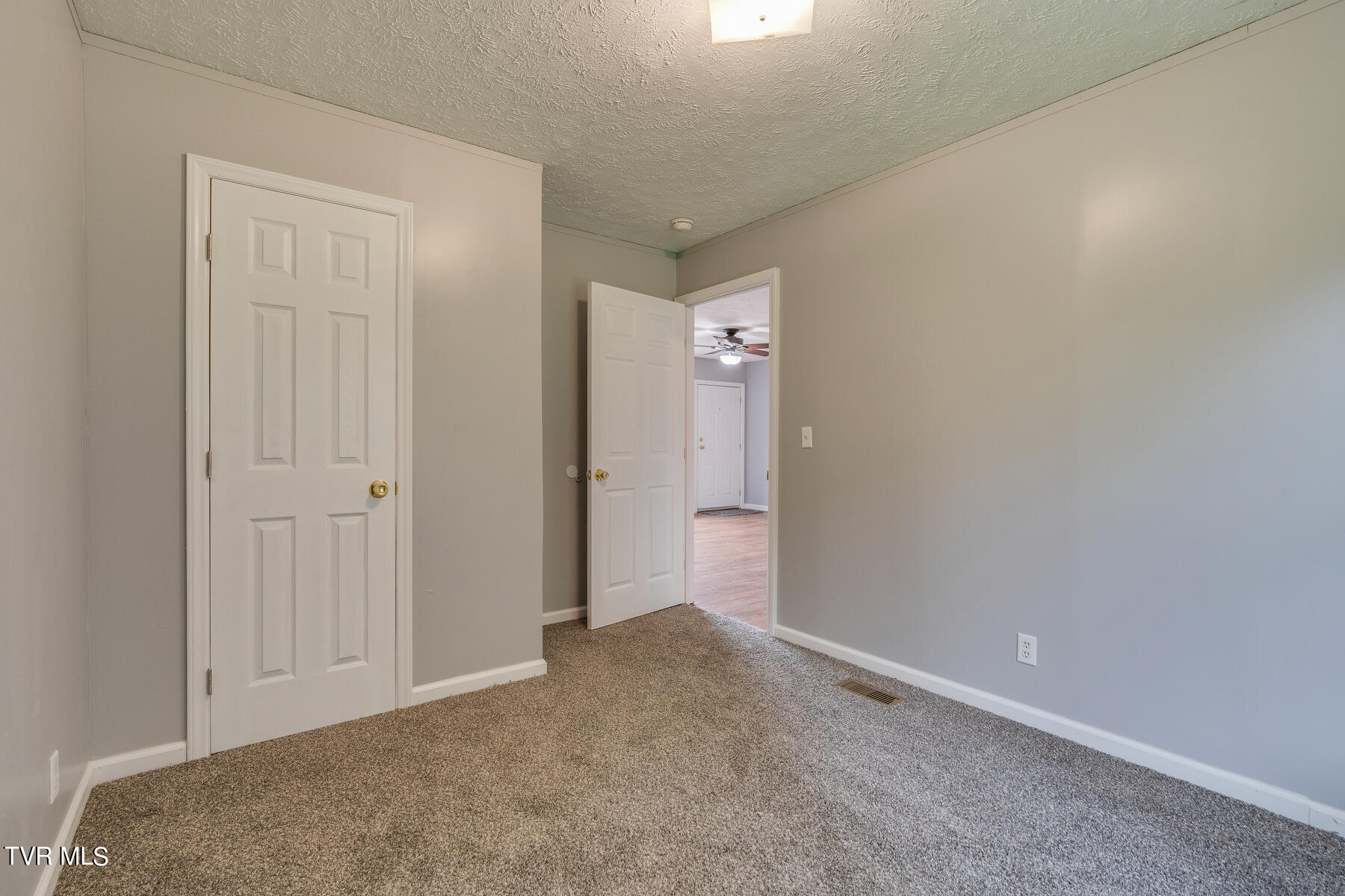 14227 Hunters Valley W Road Duffield, VA 24244 - Photo 20 of 40 020