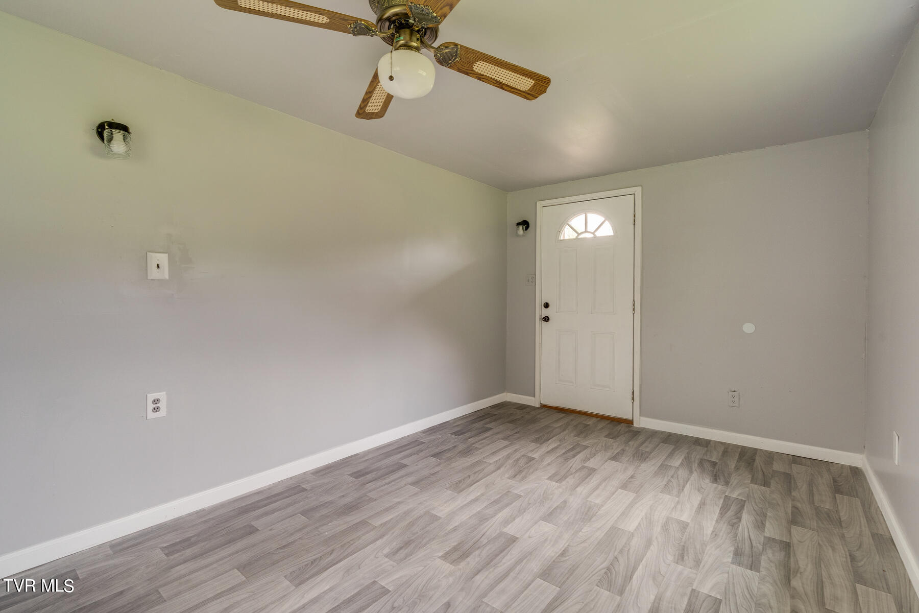 14227 Hunters Valley W Road Duffield, VA 24244 - Photo 25 of 40 025