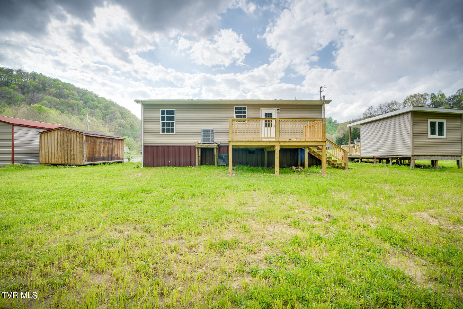 14227 Hunters Valley W Road Duffield, VA 24244 - Photo 28 of 40 028