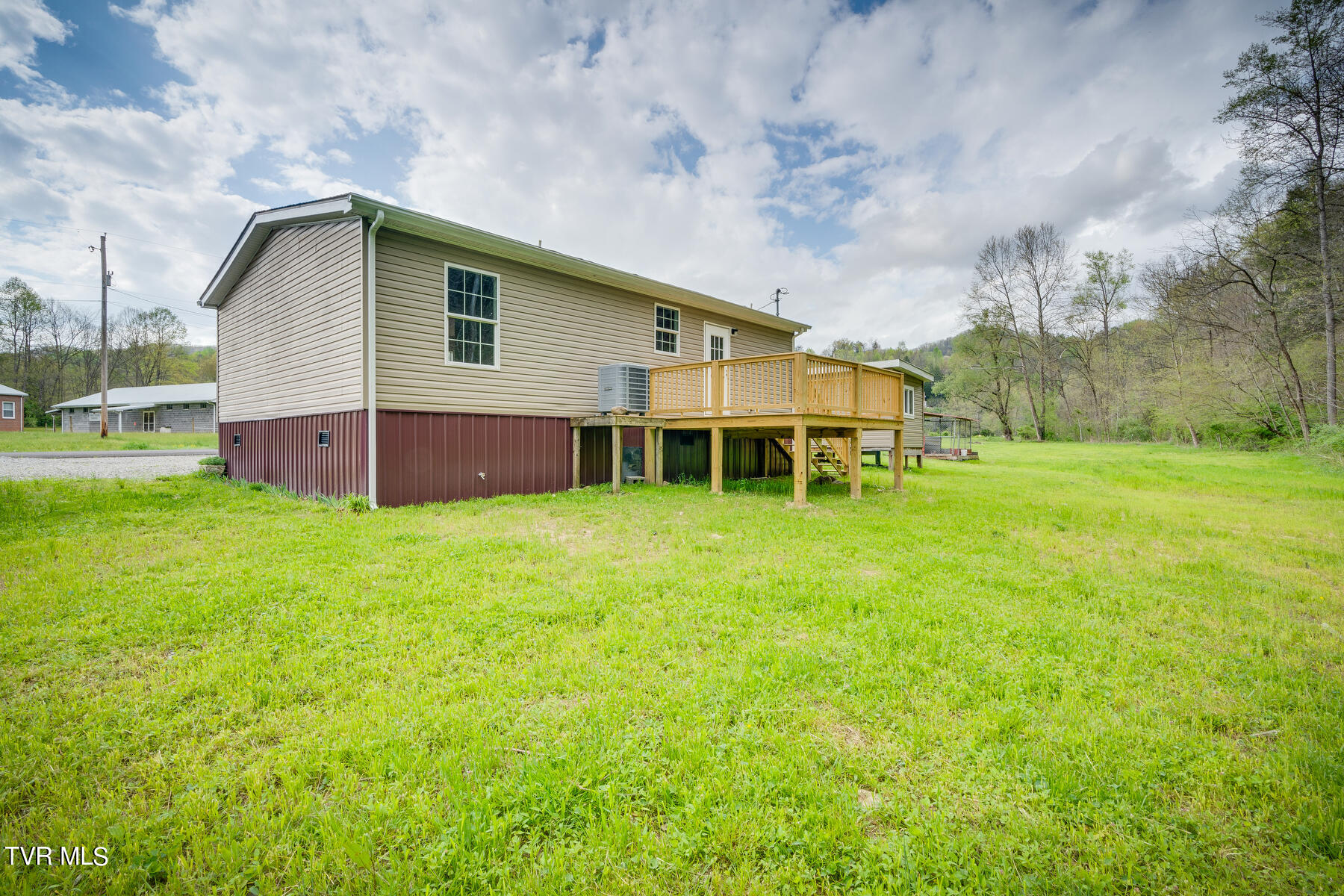 14227 Hunters Valley W Road Duffield, VA 24244 - Photo 29 of 40 029