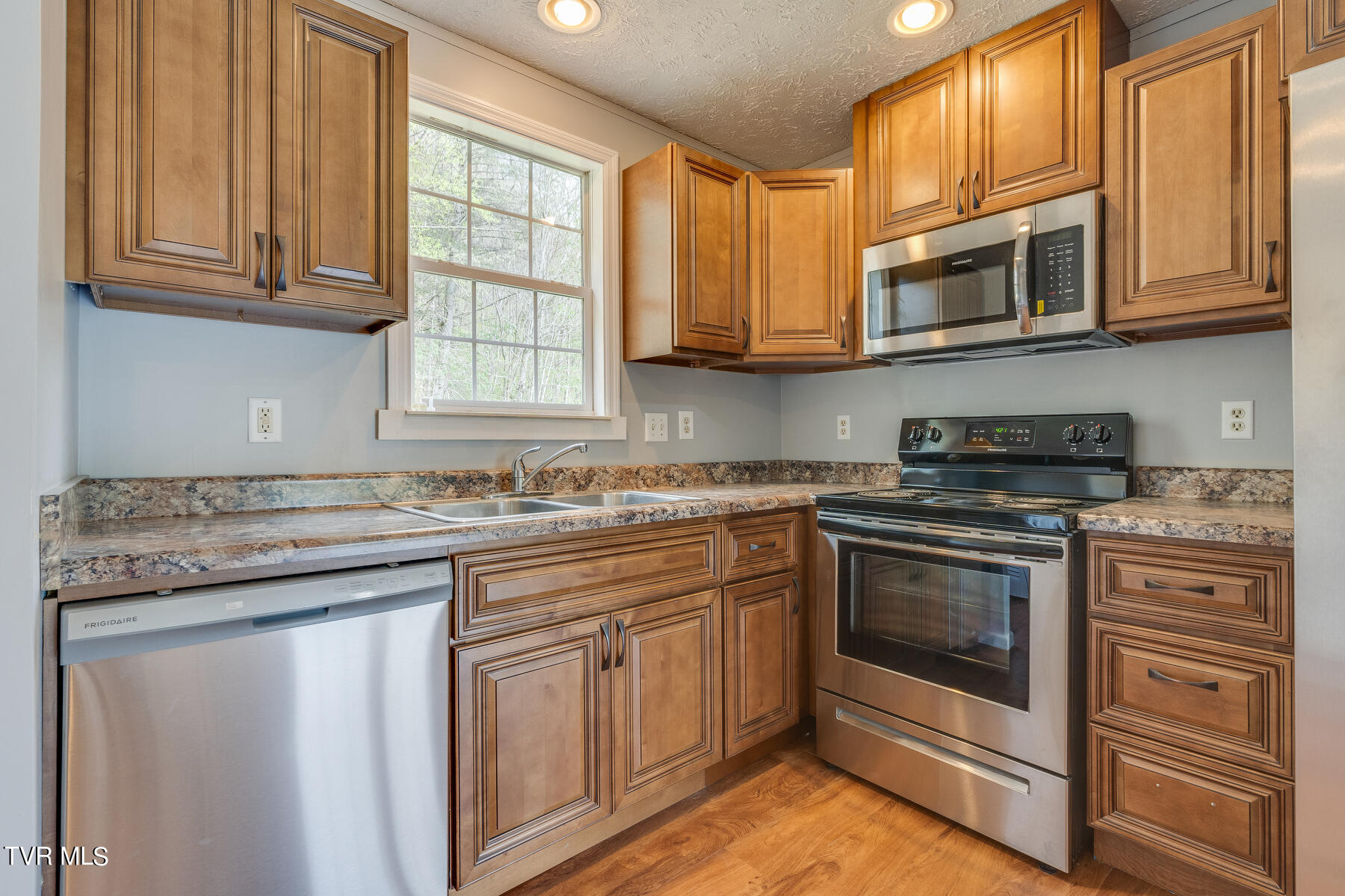 14227 Hunters Valley W Road Duffield, VA 24244 - Photo 9 of 40 009