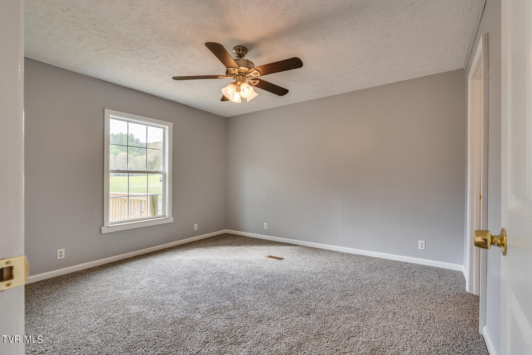 14227 Hunters Valley W Road Duffield, VA 24244 - Photo 10 of 40 010