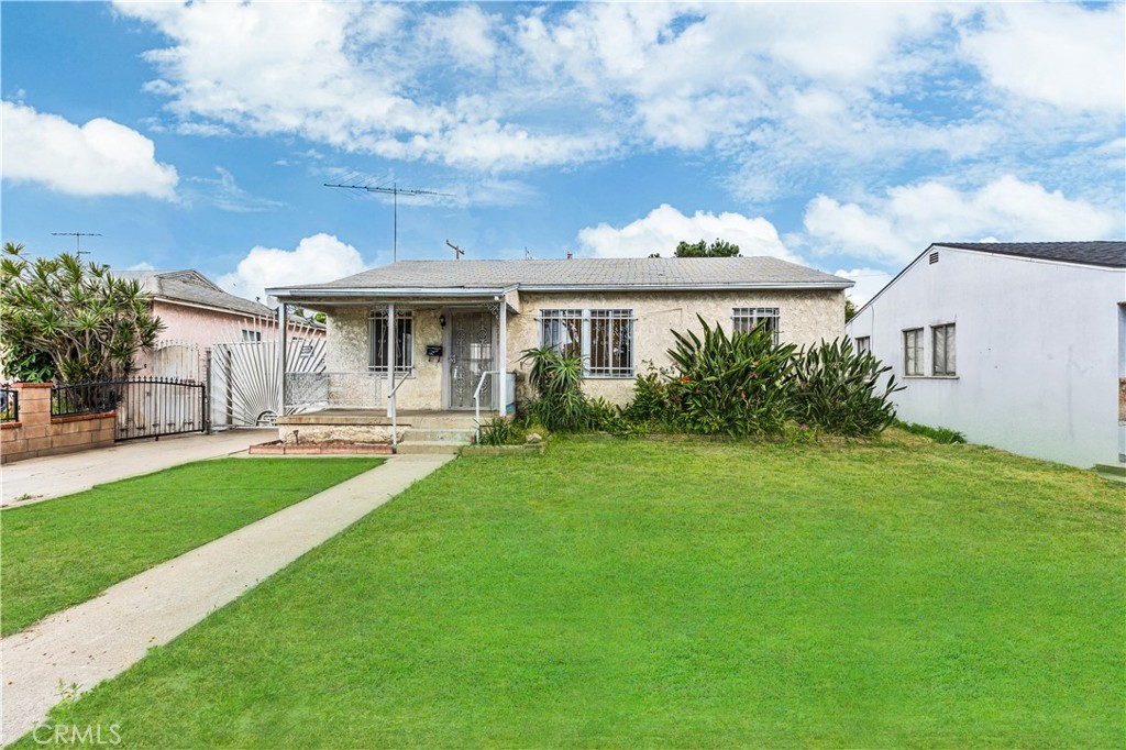 3729 Easy Long Beach, CA 90810 - Photo 13 of 37