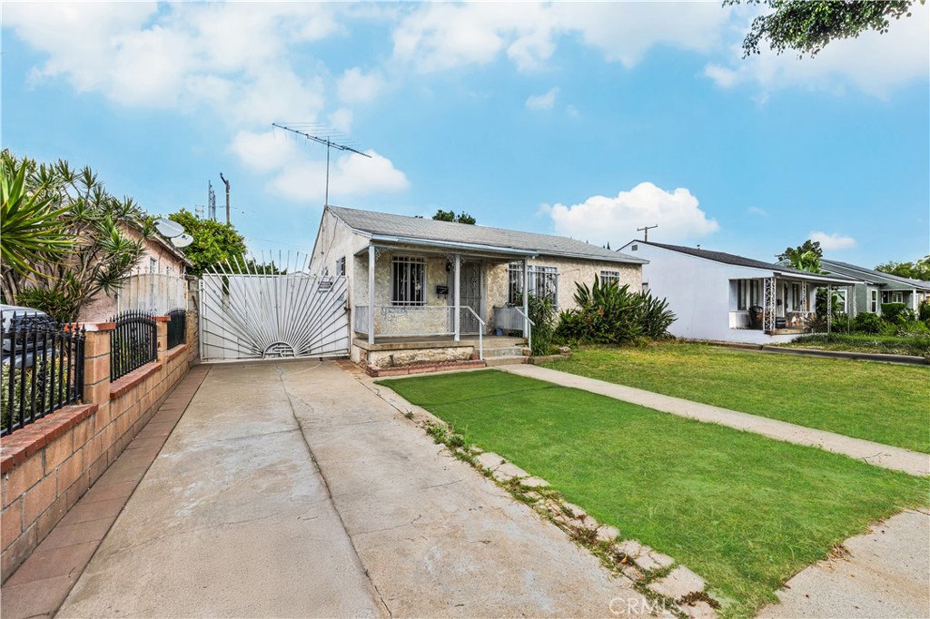 3729 Easy Long Beach, CA 90810 - Photo 14 of 37