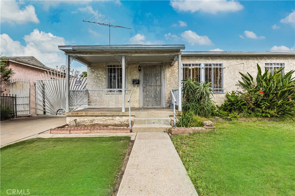 3729 Easy Long Beach, CA 90810 - Photo 16 of 37