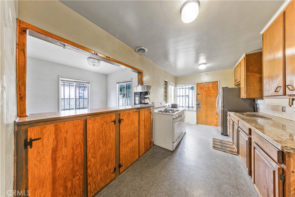 3729 Easy Long Beach, CA 90810 - Photo 22 of 37