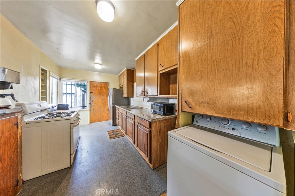 3729 Easy Long Beach, CA 90810 - Photo 23 of 37