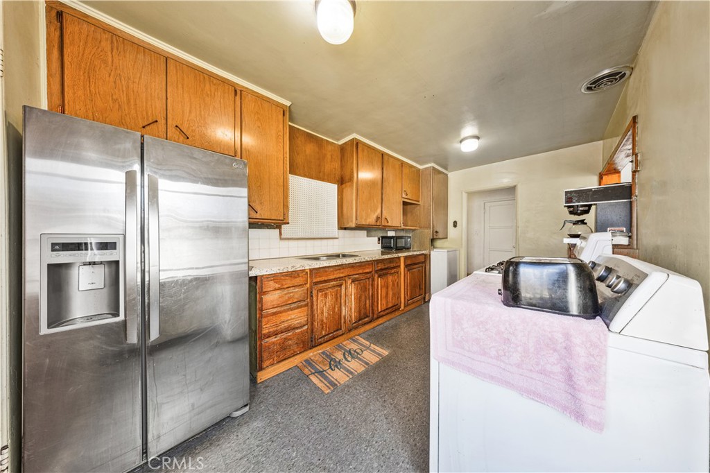 3729 Easy Long Beach, CA 90810 - Photo 25 of 37