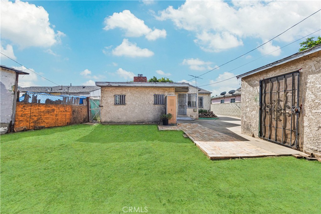 3729 Easy Long Beach, CA 90810 - Photo 36 of 37