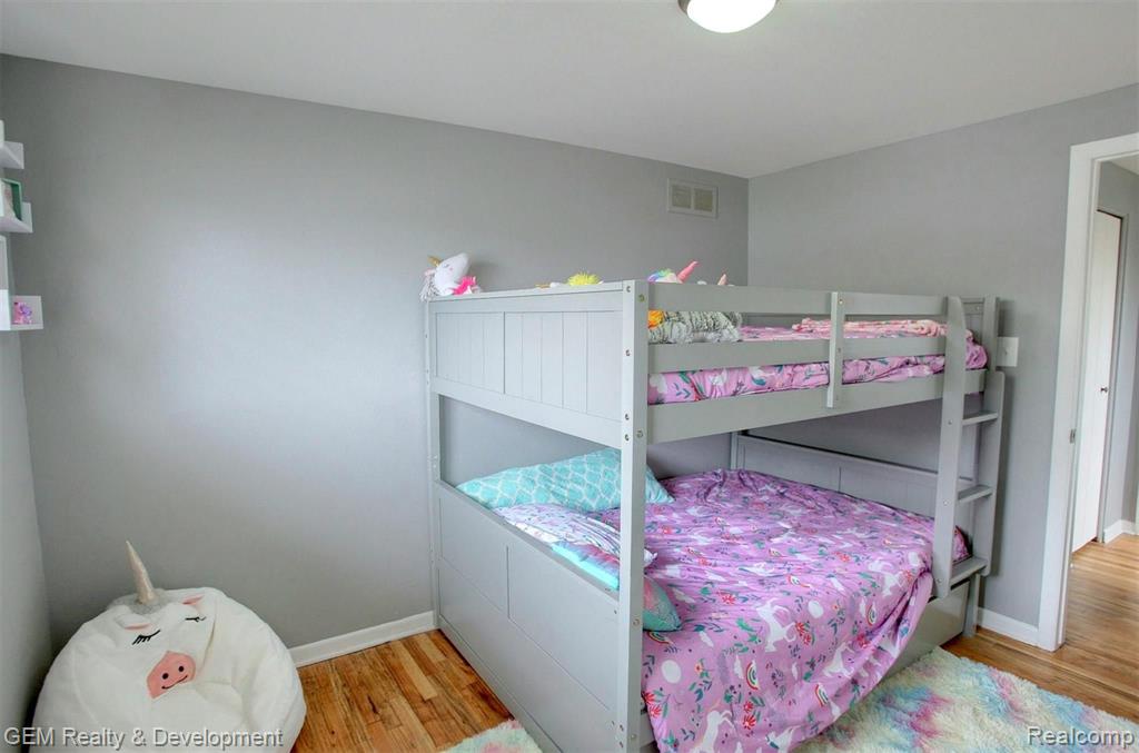 22434 Tuck Road Farmington Hills, MI 48336 - Photo 15 of 24