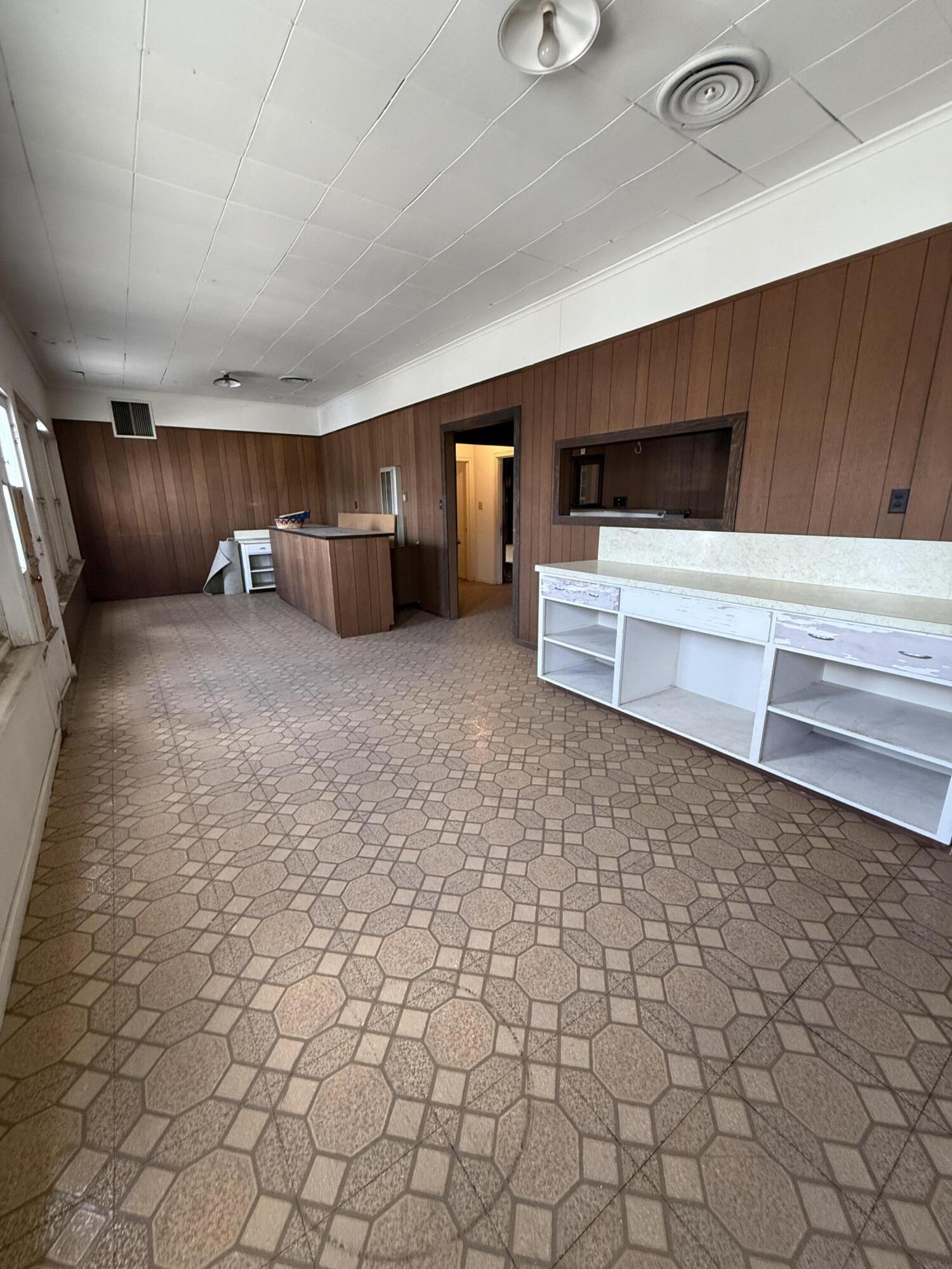 200 South D Street Exeter, CA 93221 - Photo 24 of 36
