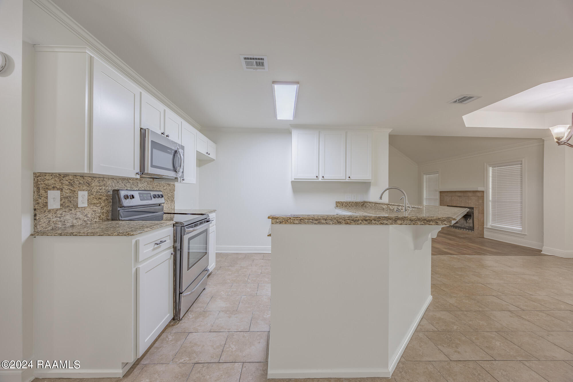 305 Rue Colombe Carencro, LA 70520 - Photo 4 of 12 Kitchen 2