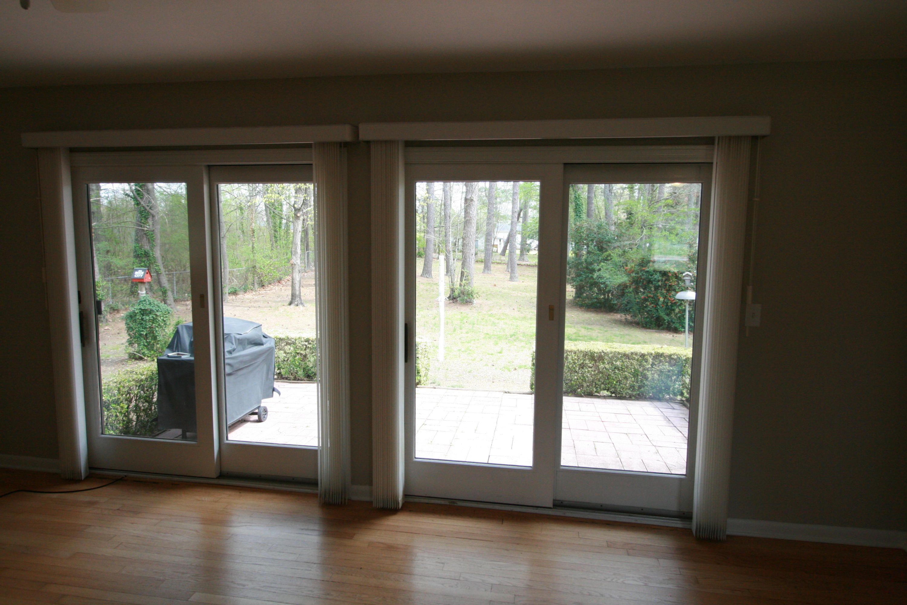 832 Julian Road Chattanooga, TN 37421 - Photo 4 of 19 Doors out to patio