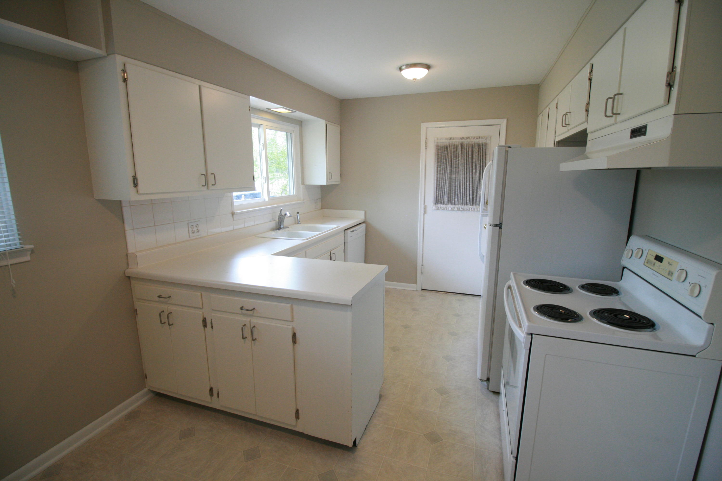 832 Julian Road Chattanooga, TN 37421 - Photo 8 of 19 Kitchen 2