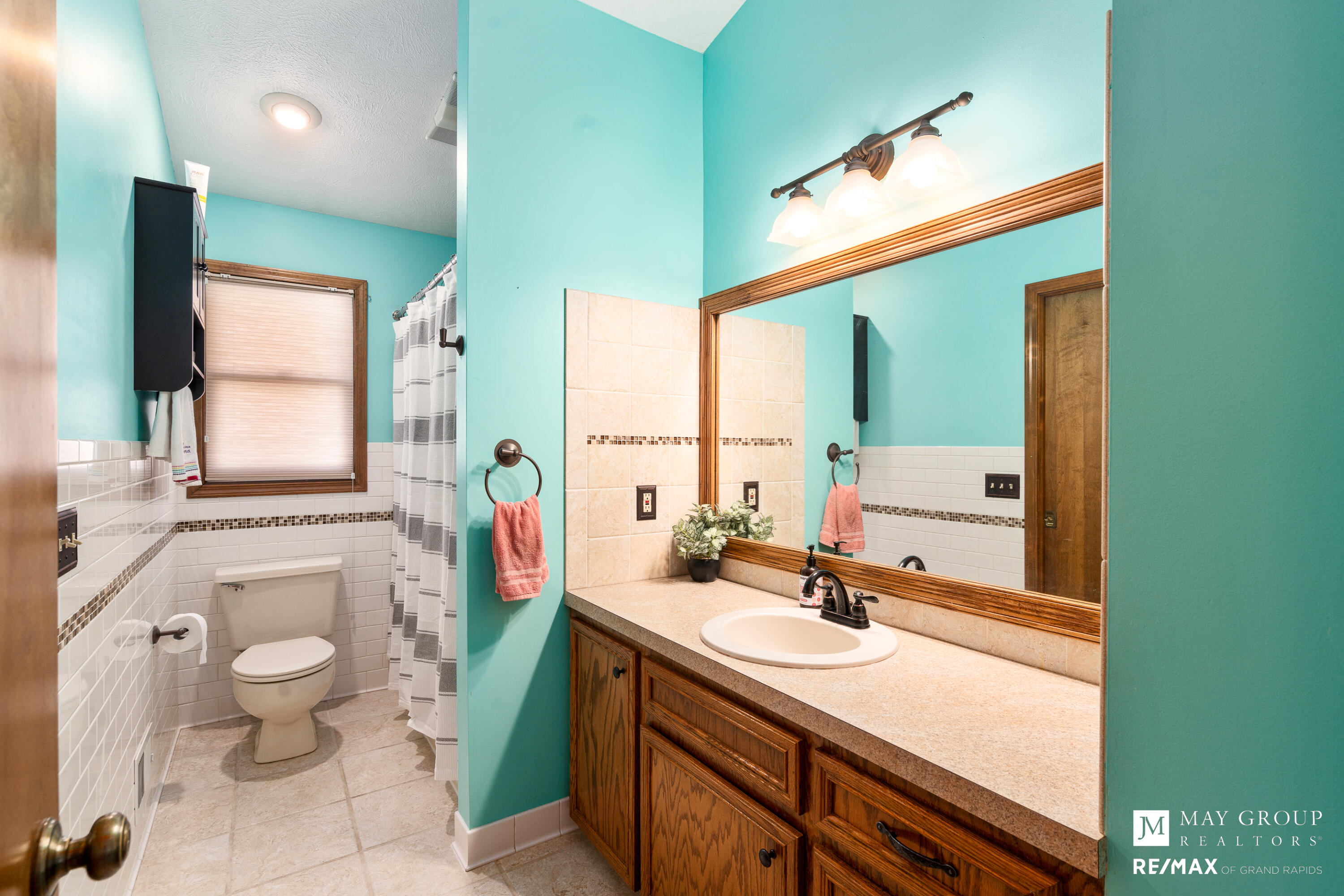 2049 Tyler Street Jenison, MI 49428 - Photo 13 of 31 Full Bathroom