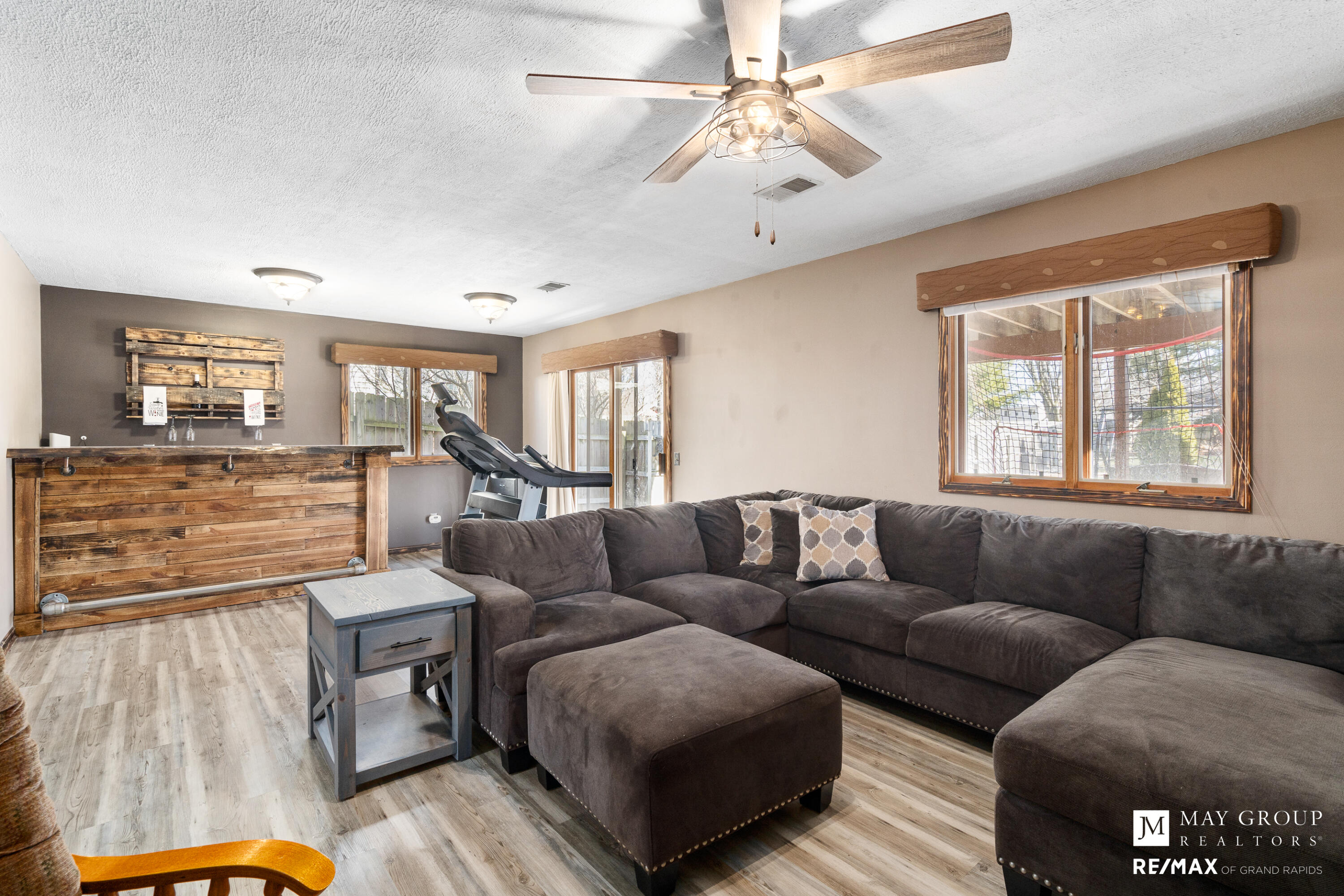 2049 Tyler Street Jenison, MI 49428 - Photo 14 of 31 Family Room