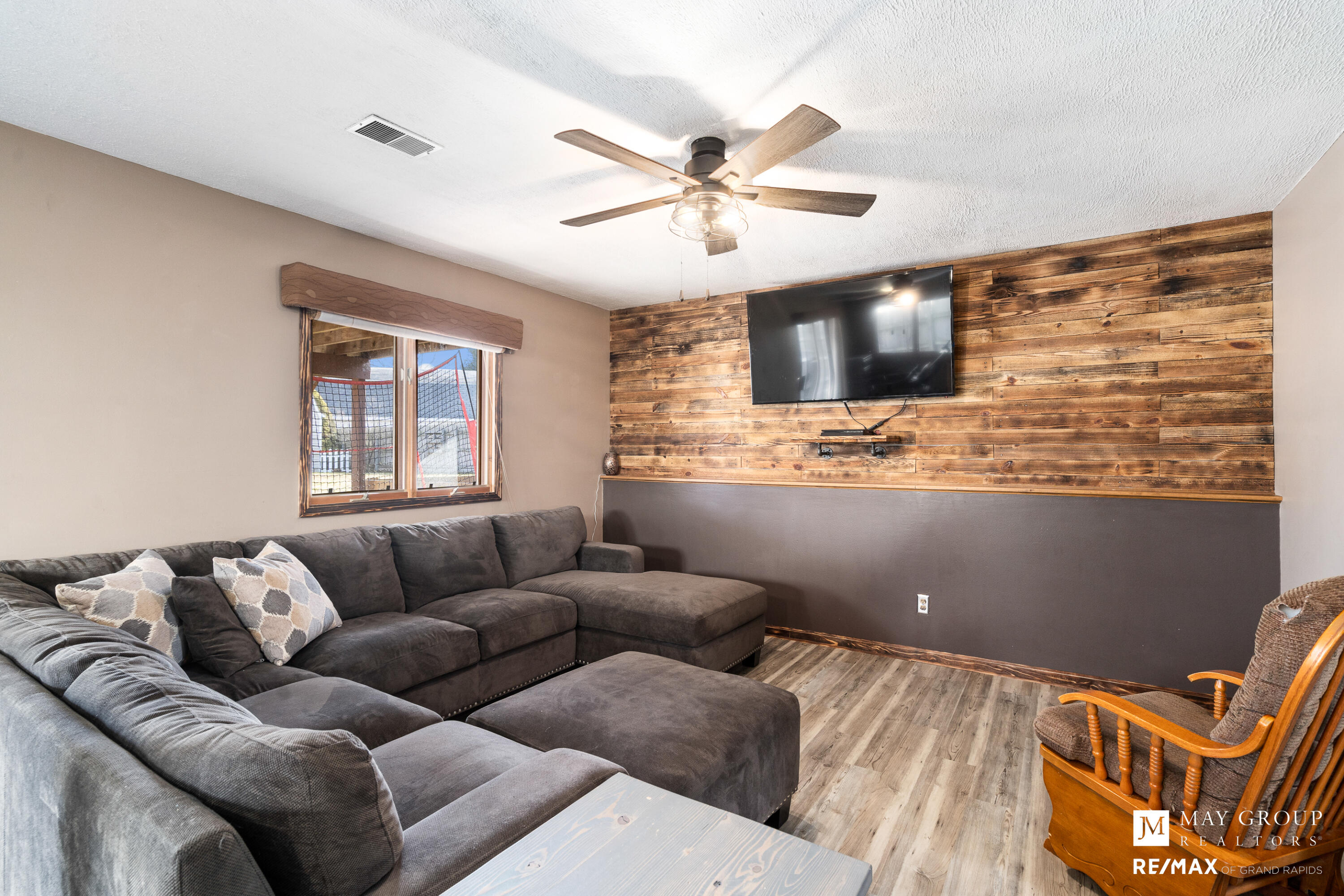2049 Tyler Street Jenison, MI 49428 - Photo 16 of 31 Family Room