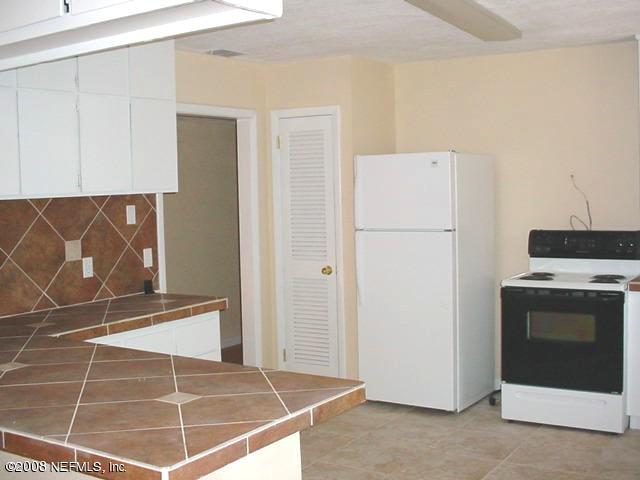 3237 Bliss Road Orange Park, FL 32065 - Photo 7 of 9 Kitchen