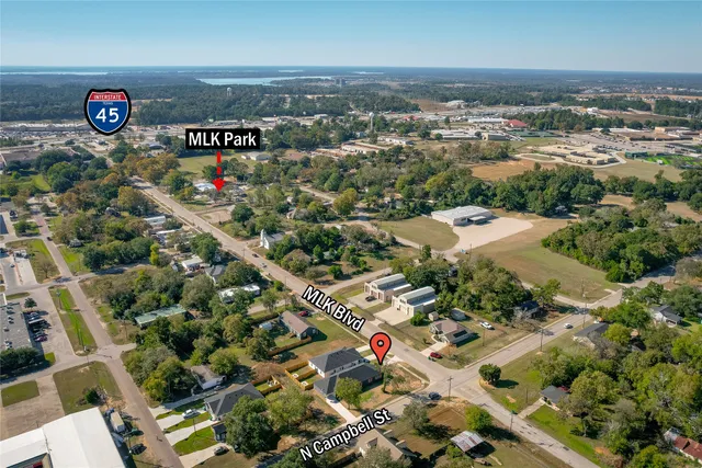 $1,499 | 401 East Martin Luther King Boulevard, Unit B, Willis, TX 77378