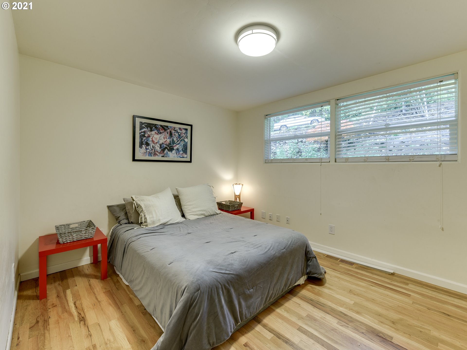 5620 Southwest Alfred Court Portland, OR 97219 - Photo 15 of 32 Gallery Image 15