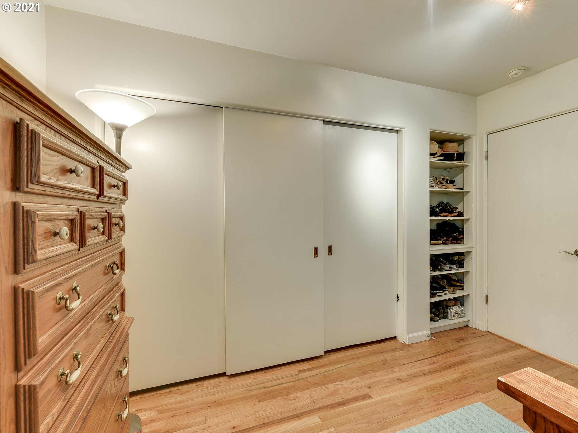 5620 Southwest Alfred Court Portland, OR 97219 - Photo 17 of 32 Gallery Image 17