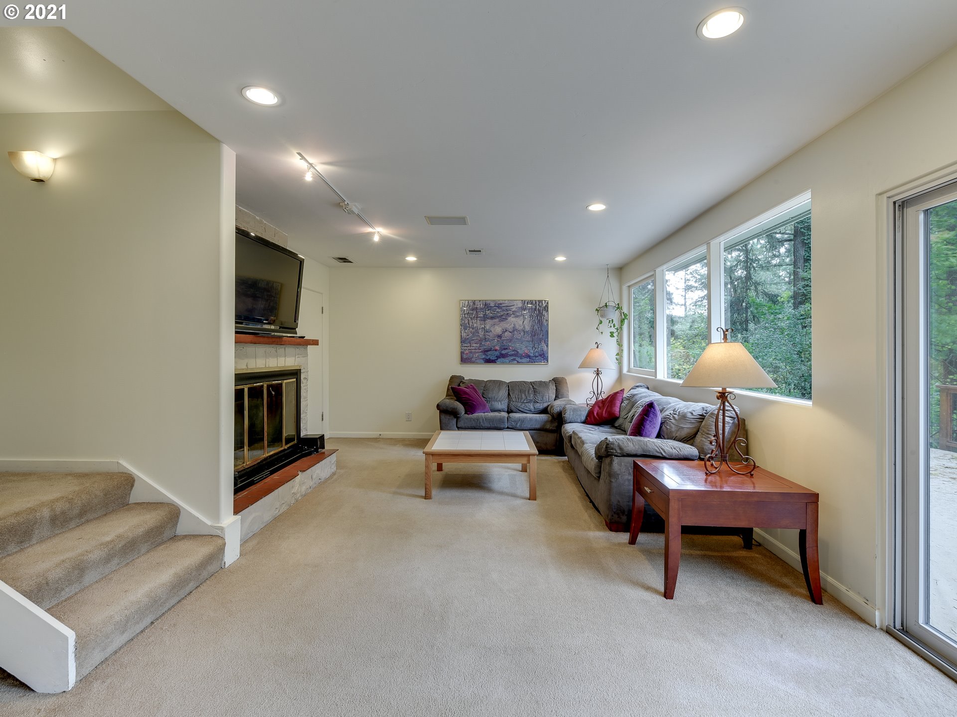 5620 Southwest Alfred Court Portland, OR 97219 - Photo 18 of 32 Gallery Image 18