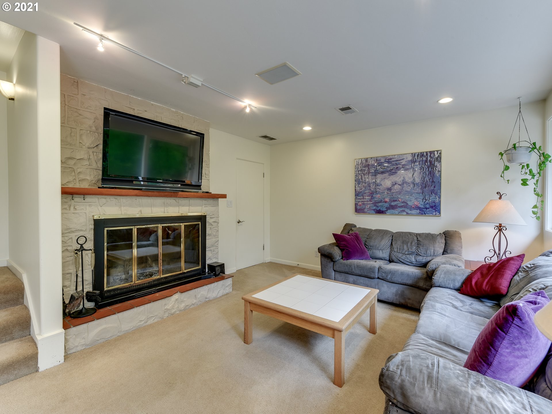 5620 Southwest Alfred Court Portland, OR 97219 - Photo 19 of 32 Gallery Image 19