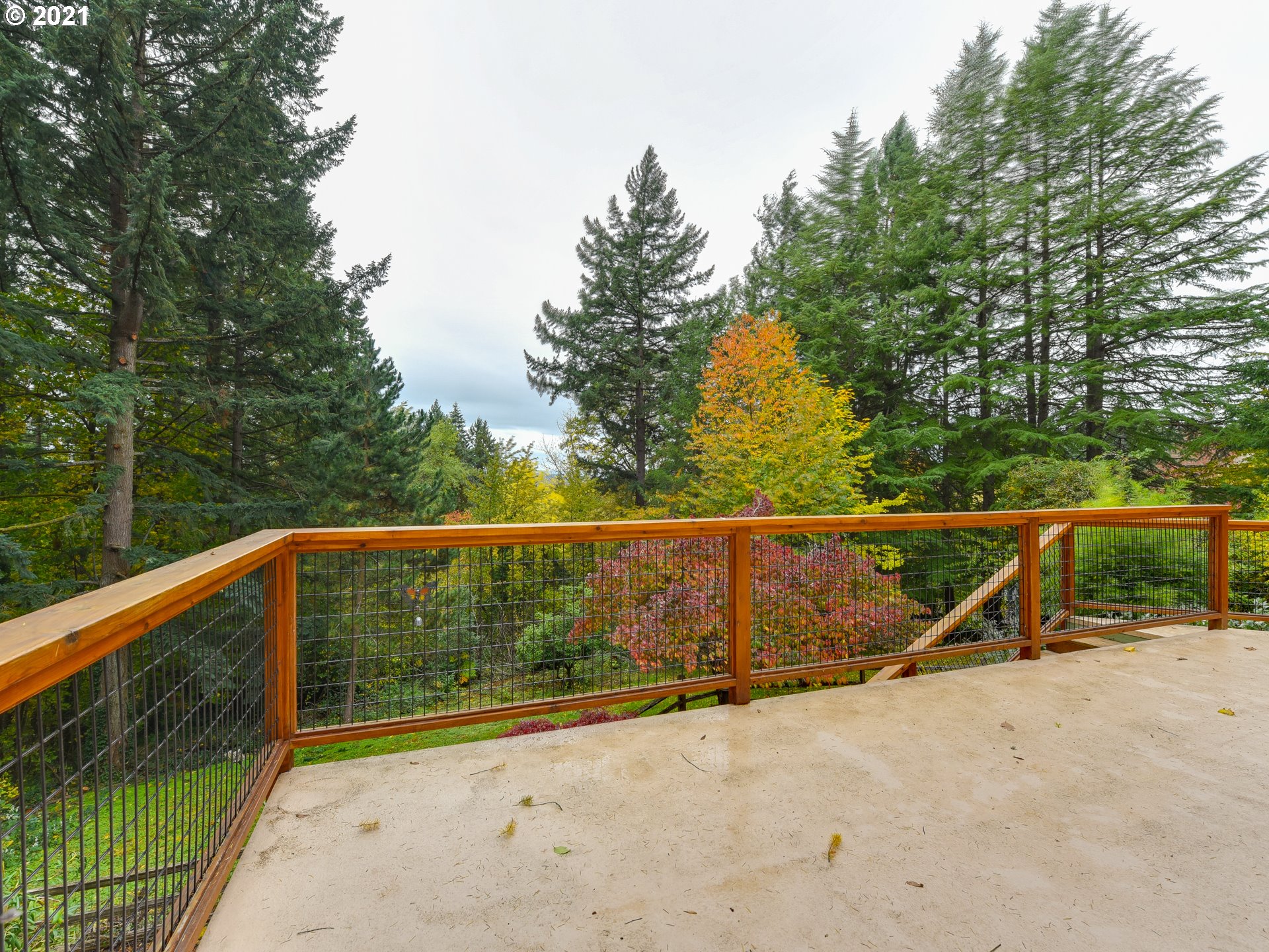 5620 Southwest Alfred Court Portland, OR 97219 - Photo 24 of 32 Gallery Image 24