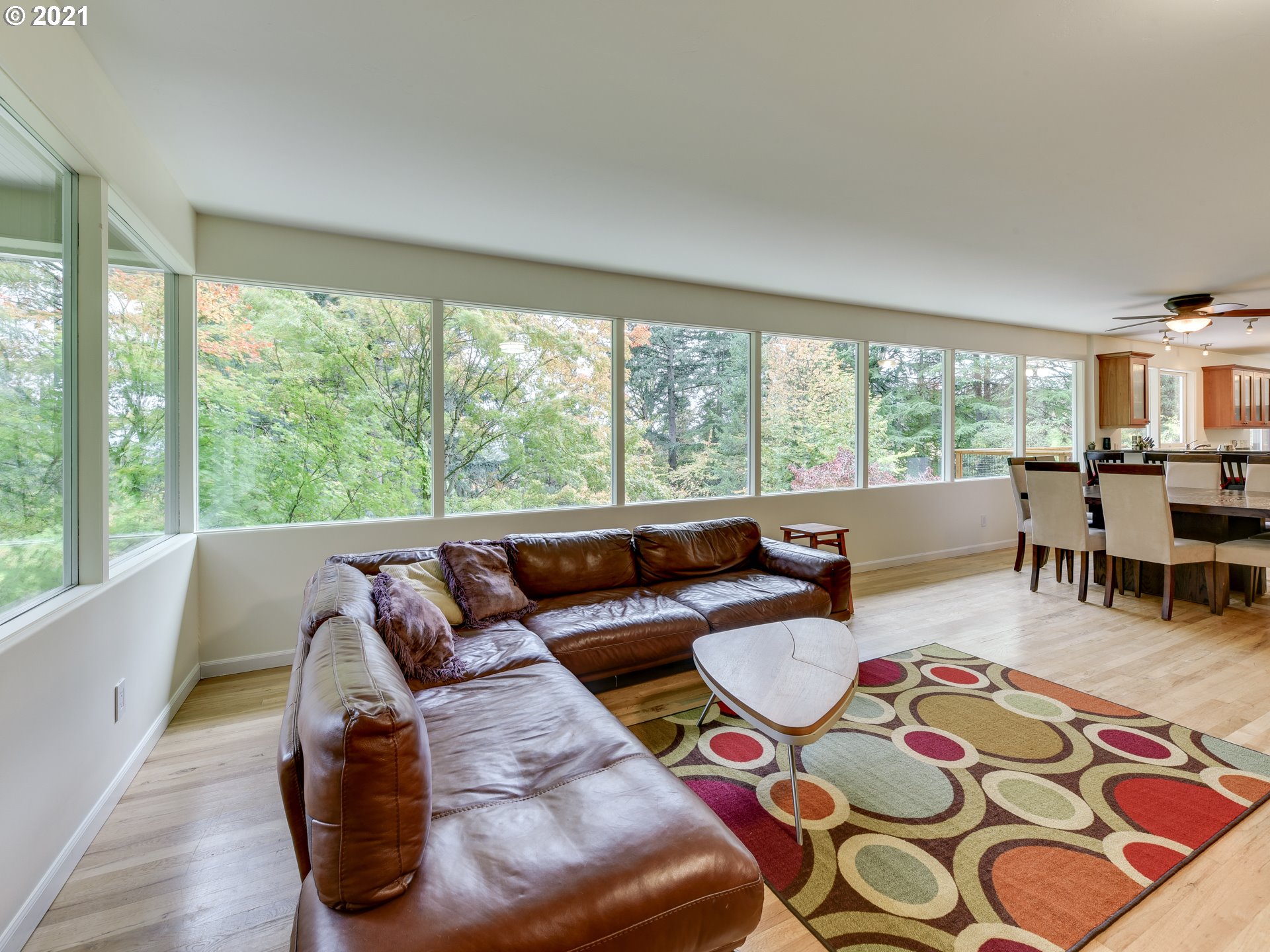 5620 Southwest Alfred Court Portland, OR 97219 - Photo 7 of 32 Gallery Image 7