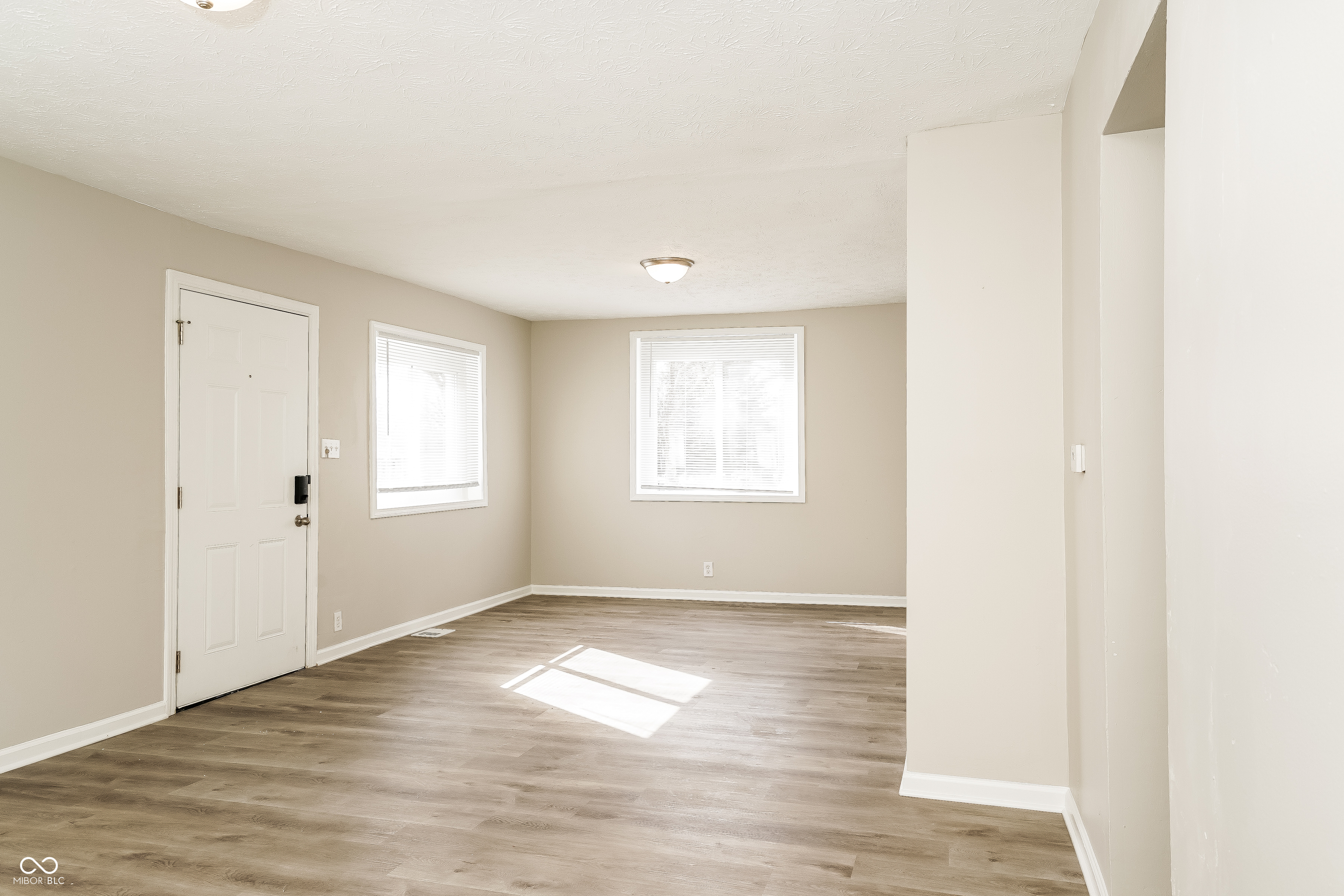 3050 South Roena Street Indianapolis, IN 46241 - Photo 3 of 16