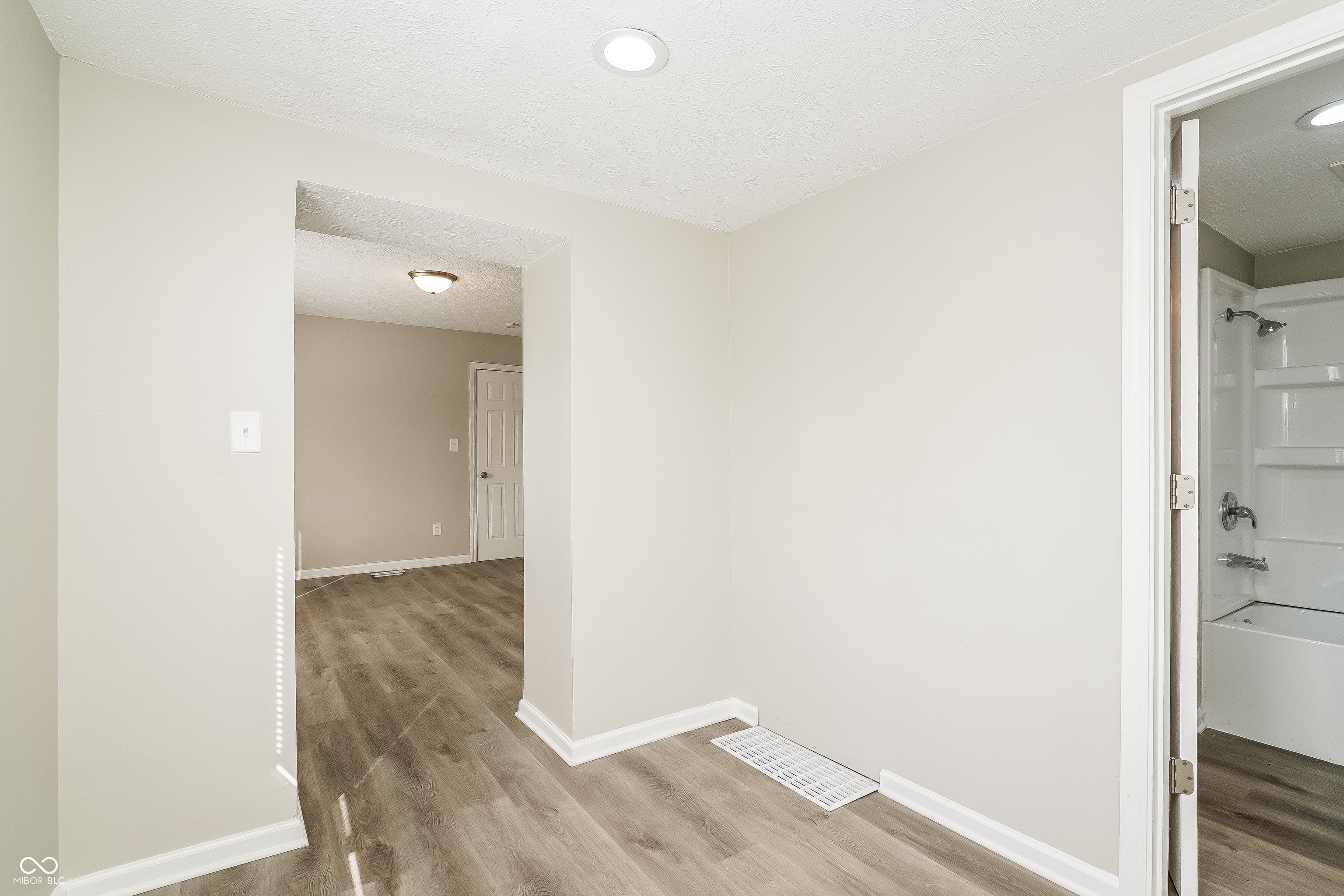 3050 South Roena Street Indianapolis, IN 46241 - Photo 4 of 16