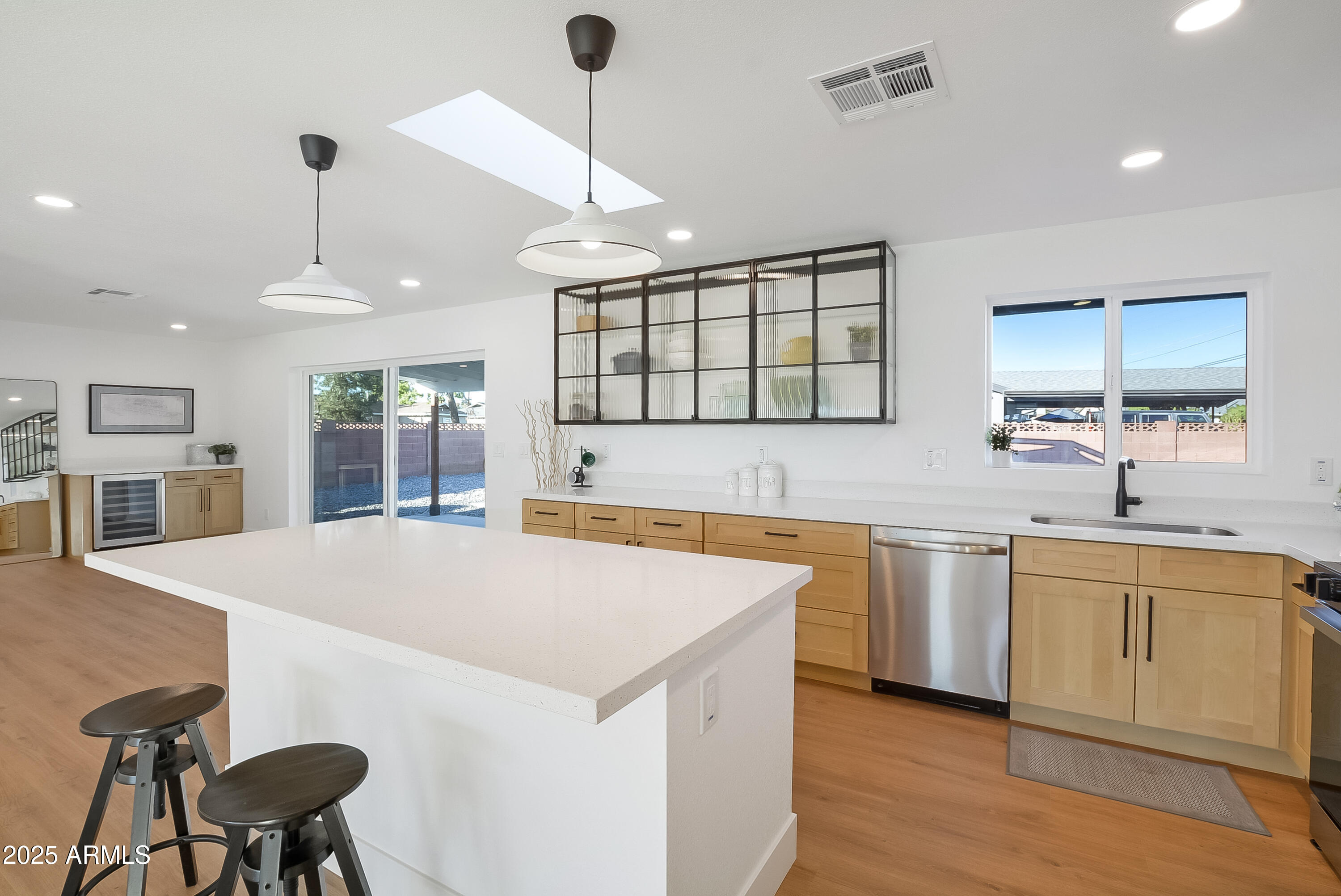 8829 North 17th Avenue Phoenix, AZ 85021 - Photo 13 of 38 11