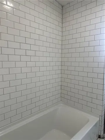 $165,000 | 210 Holly Moore Drive, Pineville, LA 71360