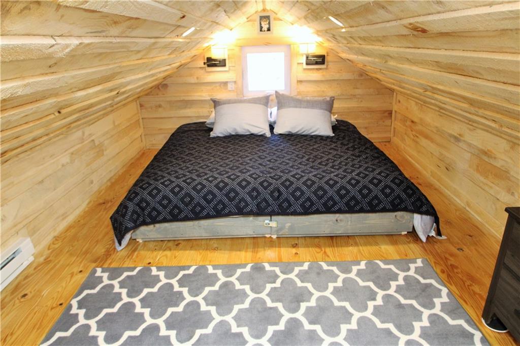 60 Nelson Road Ohiopyle, PA 15470 - Photo 33 of 46 Beds can be combined to form a single king bed.