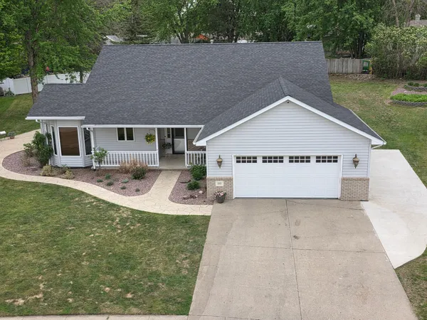 $485,000 | 885 Briarwood Drive, Worthington, MN 56187