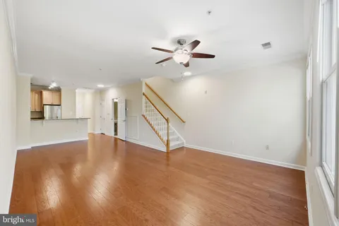 $415,000 | 404 King Farm Boulevard, Unit 40406, Rockville, MD 20850