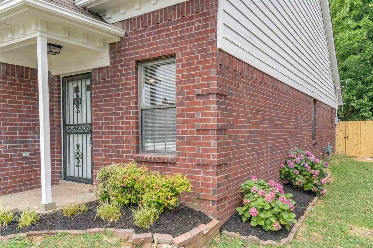 4233 Meadow Ridge Trail Memphis, TN 38141 - Photo 3 of 21