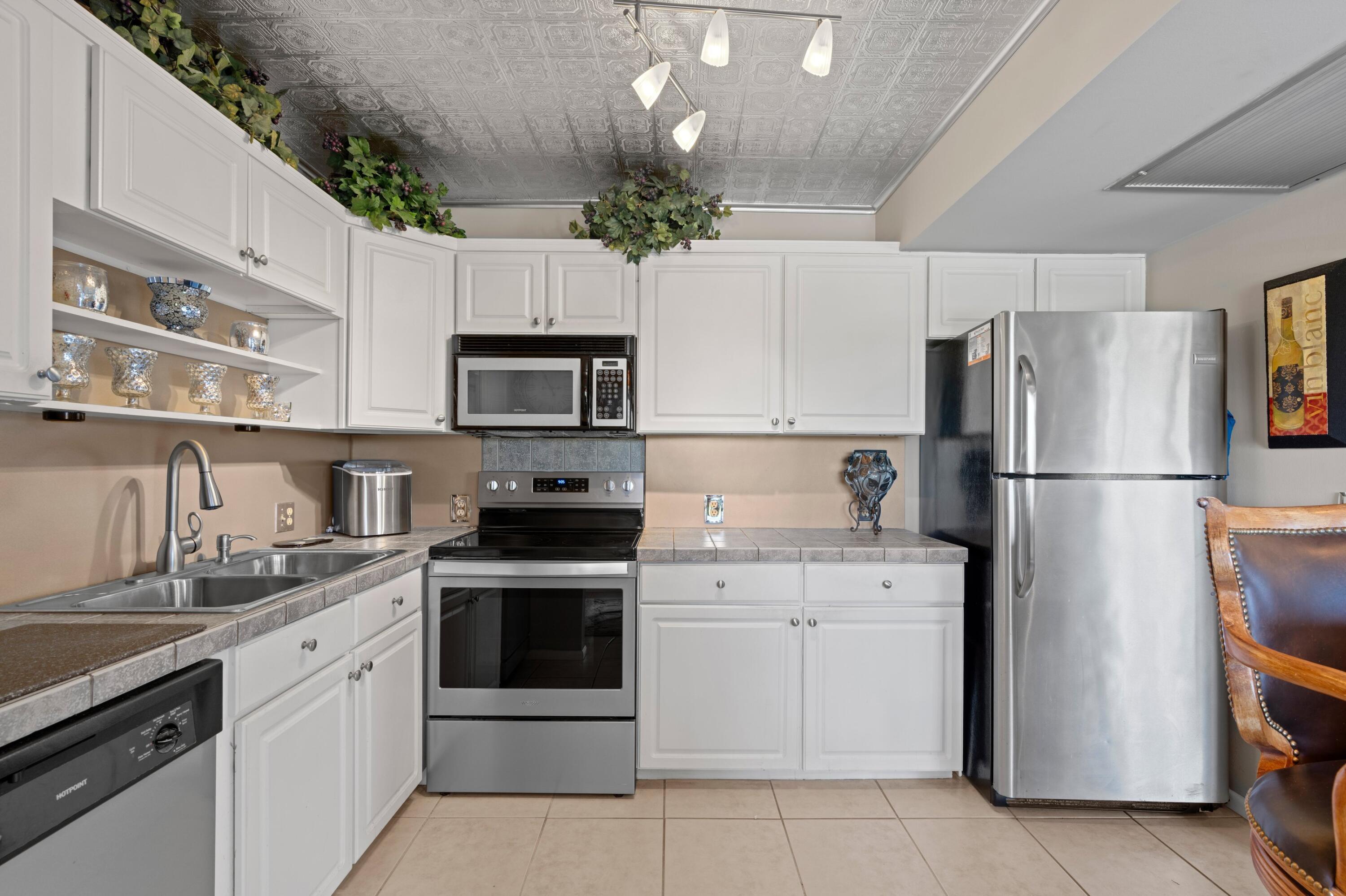 581 Mansfield M Boca Raton, FL 33434 - Photo 11 of 43 Kitchen