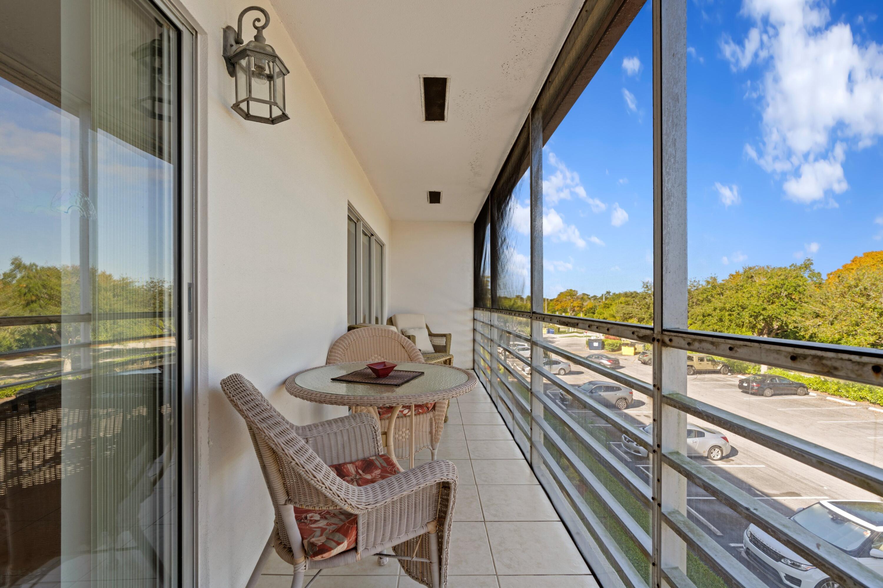 581 Mansfield M Boca Raton, FL 33434 - Photo 16 of 43 Balcony