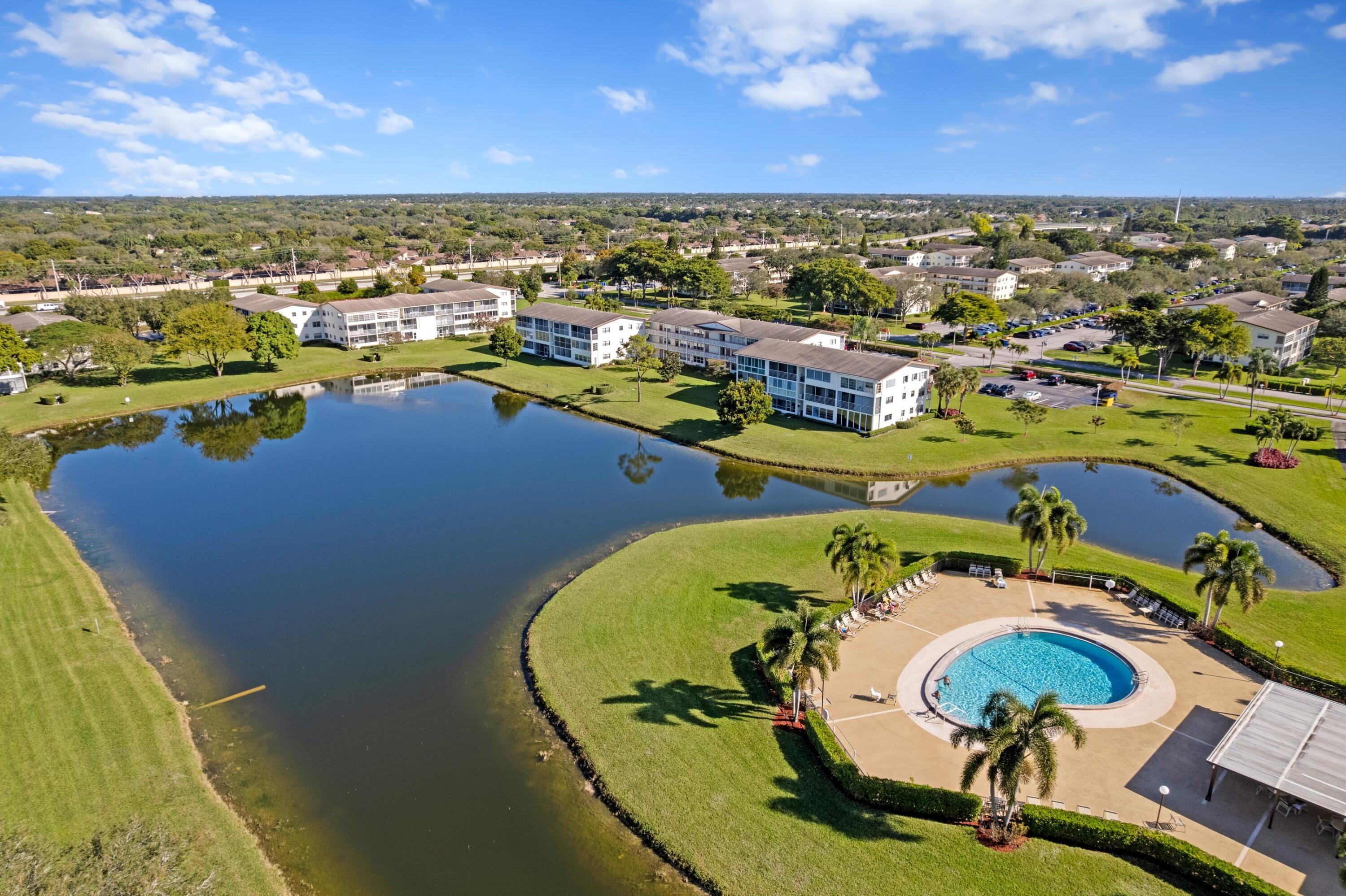 581 Mansfield M Boca Raton, FL 33434 - Photo 18 of 43 Pool