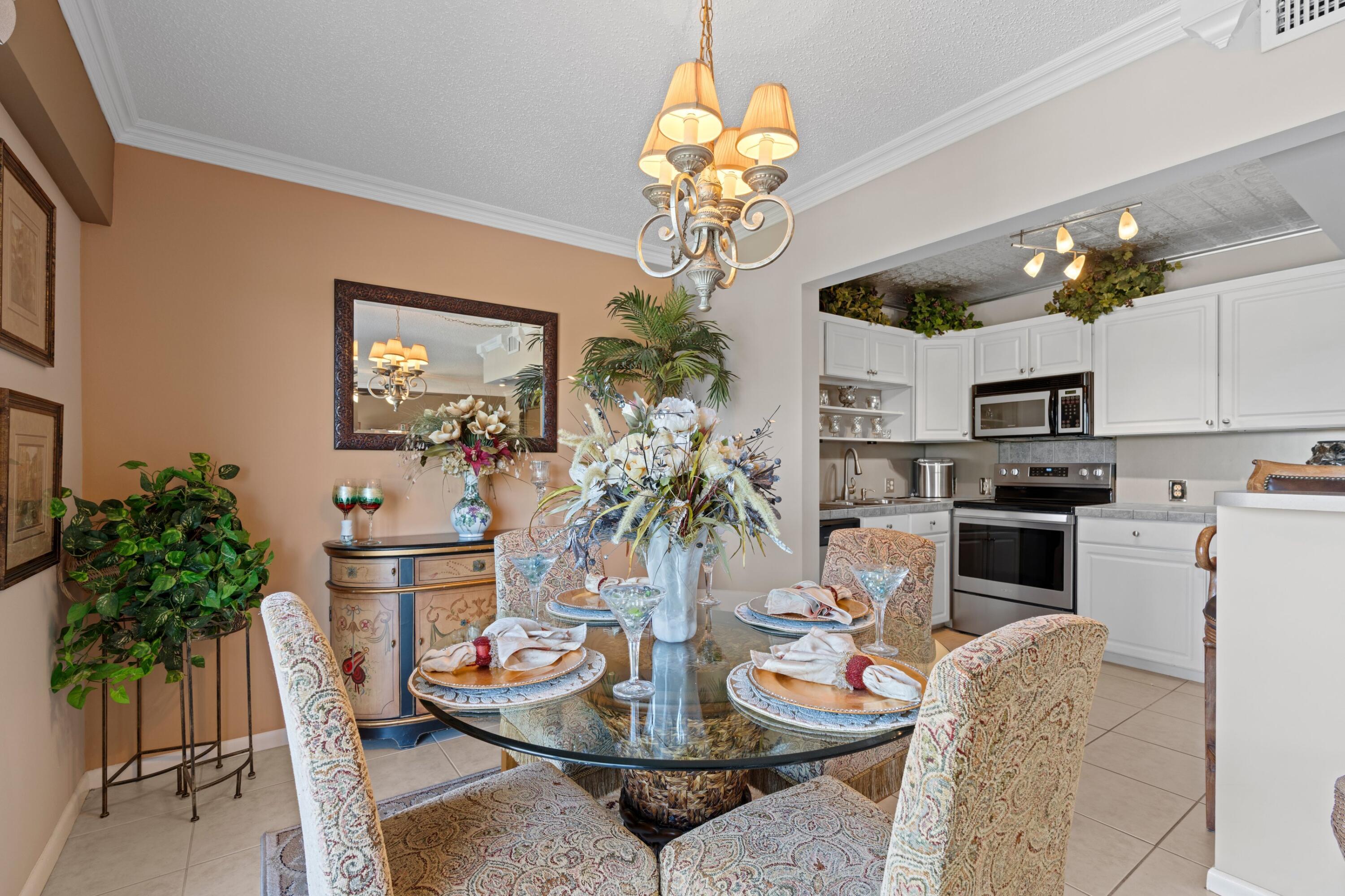 581 Mansfield M Boca Raton, FL 33434 - Photo 7 of 43 Dining Area
