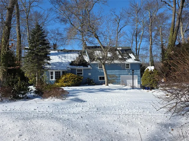 $824,999 | 3 Tappen Drive, Melville, NY 11747